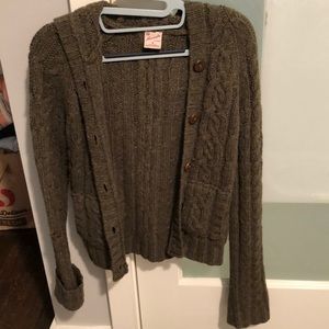 100% wool sweater